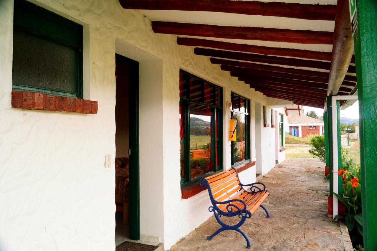 Hotel Cabanas San Cayetano Paipa Eksteriør bilde