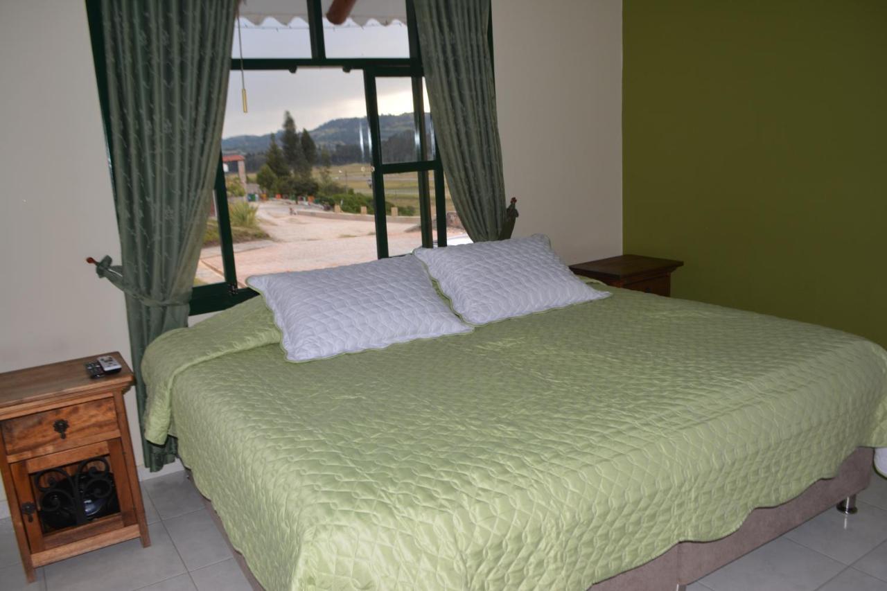 Hotel Cabanas San Cayetano Paipa Eksteriør bilde