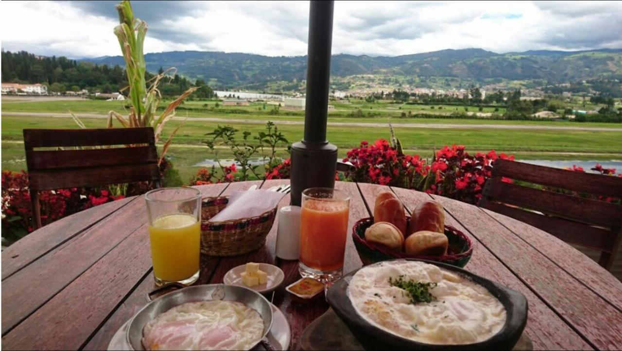 Hotel Cabanas San Cayetano Paipa Eksteriør bilde